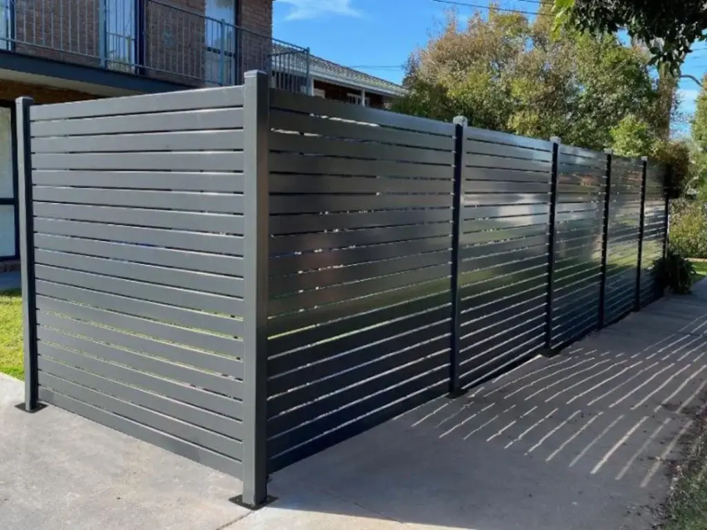 aluminum vinyl fencing installers okanagan