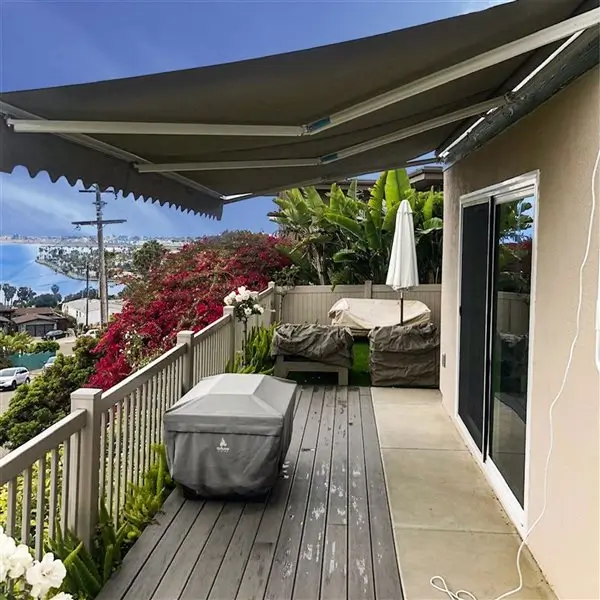 retractable patio awning